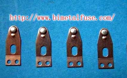 Miniature temperature control switch moving contact riveting map