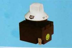 What is liquid expansion thermostat?