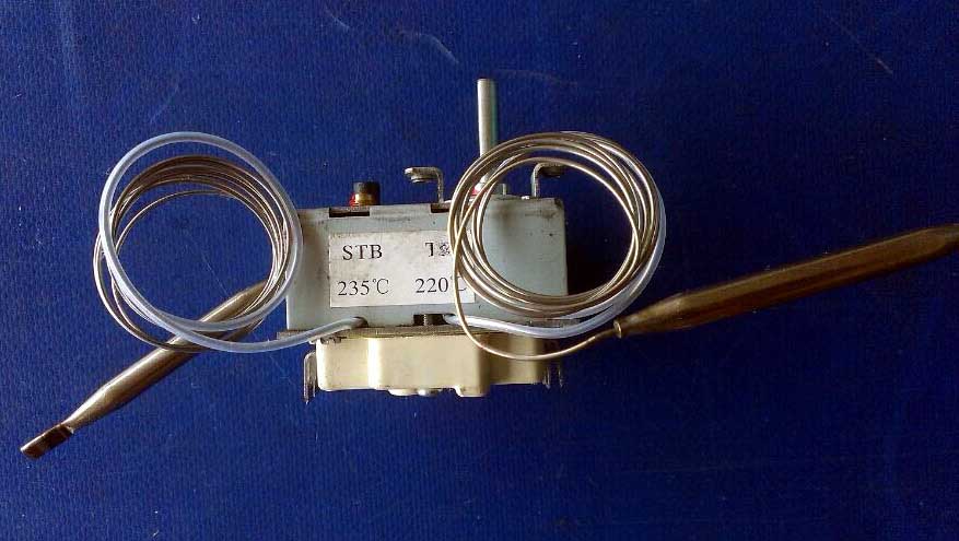 0,25 (dc) A, 10 (ac) eine kapillare Thermostat, 20-150 ° C