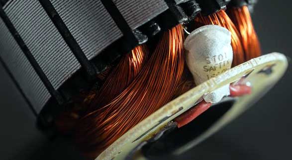 Thermal protector (temperature protection switch) is embedded in the motor winding