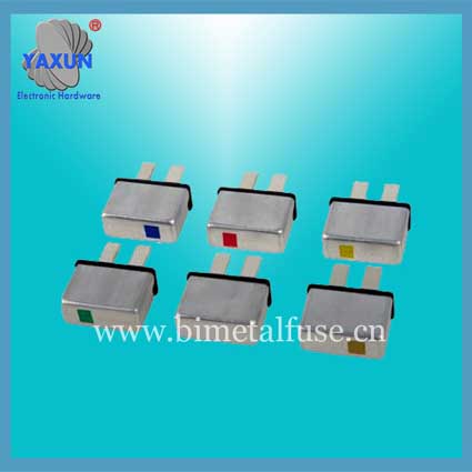 Overcurrent and short-circuit protector for baby carriage battery